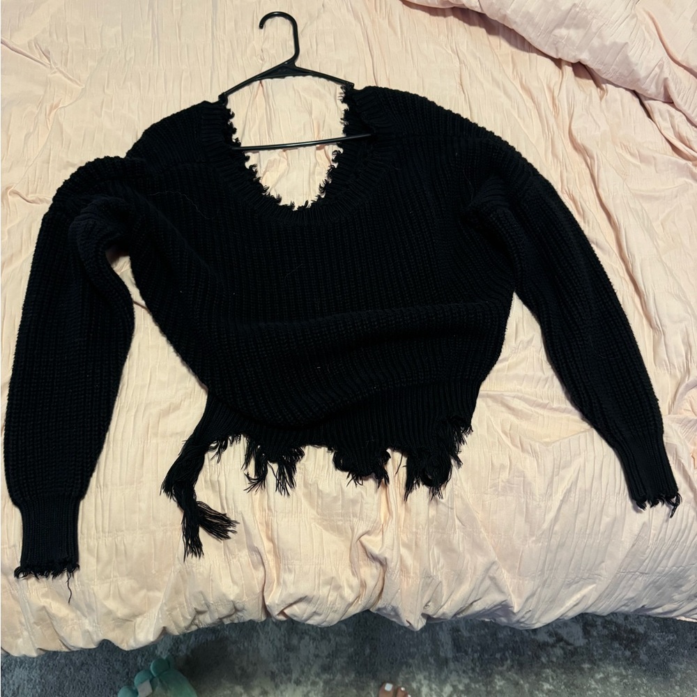 BSBW (LF) slouchy sweater with frayed detailing, size Medium